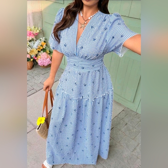 New Flirty Bow Embroidered Striped Ruched Waist Maxi Dress Blue White - Picture 4 of 9